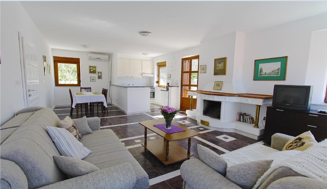 Villa Antic With Private Pool In Budva Bagian luar foto