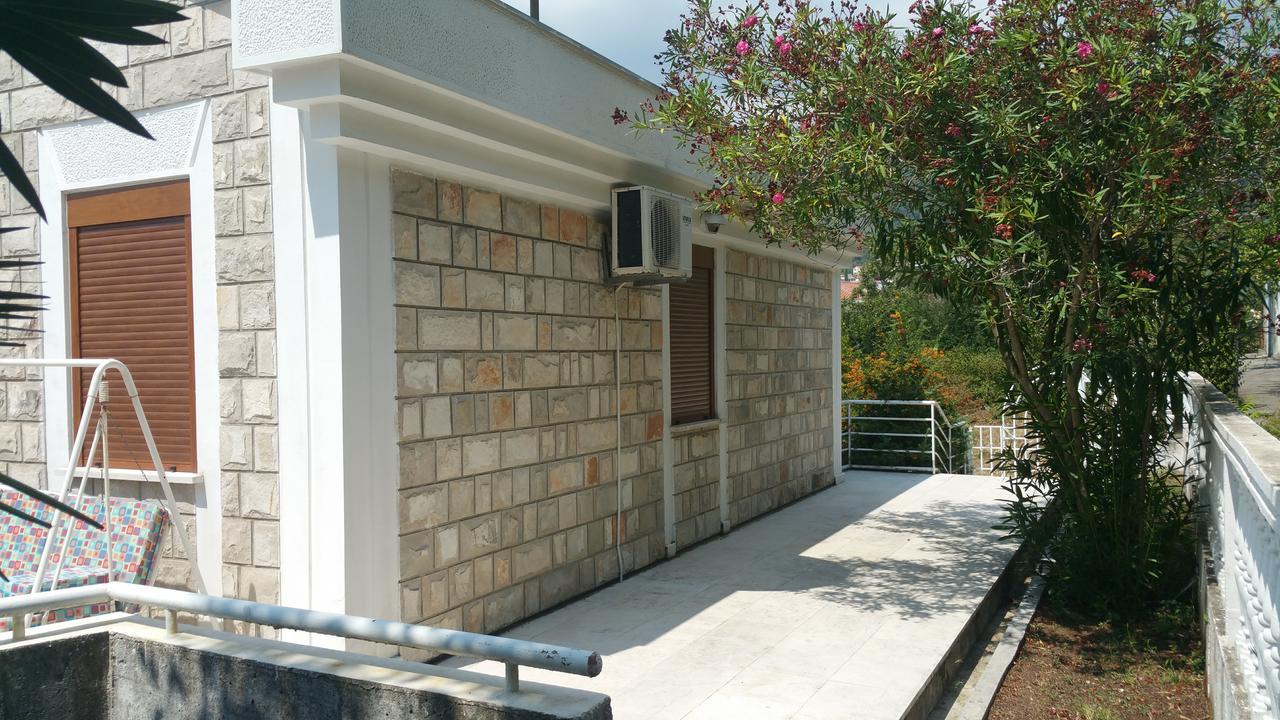 Villa Antic With Private Pool In Budva Bagian luar foto