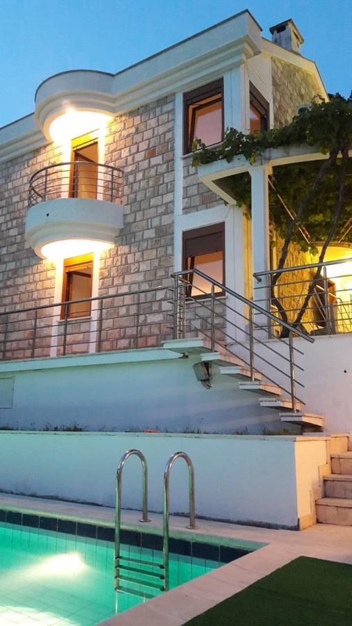 Villa Antic With Private Pool In Budva Bagian luar foto